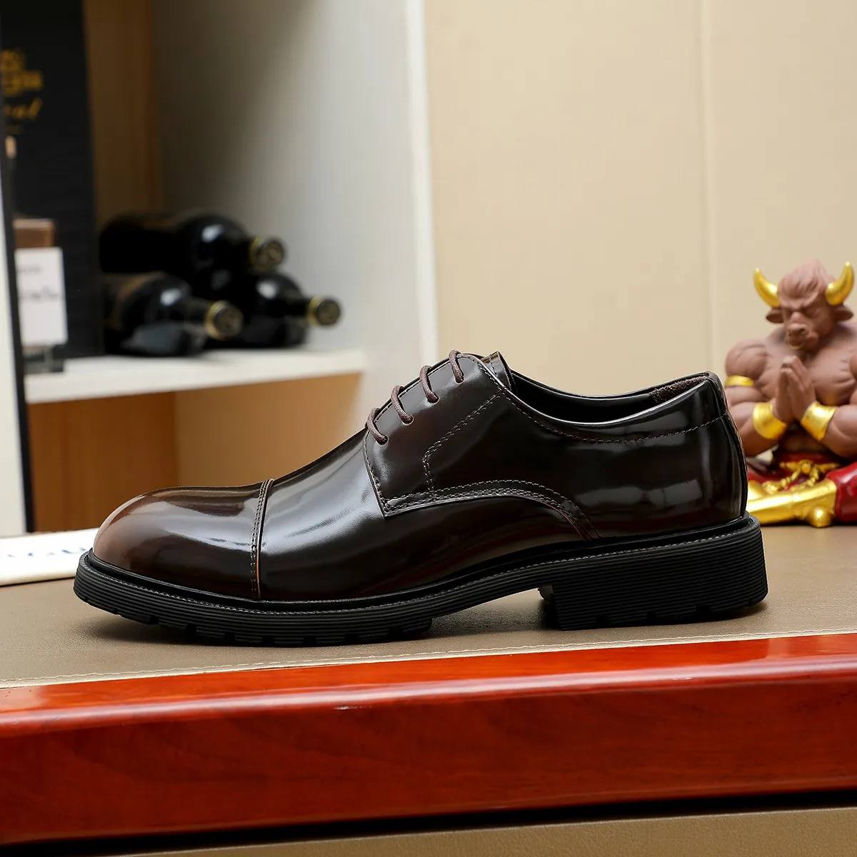 Men's shoes 💰660 💰 Louis Vuitton LV ® Autumn and Winter 🆕 models 🔛Full shoe counter First layer cowhide, 🐂Leather lined casual shoes for men, super soft outsole, essential for driving. Counter synchronization Original first layer cowhide Completely 1:1 mold customization 🌹Top version, 2 colors available! Number: 38-45 (37.46. Customized)